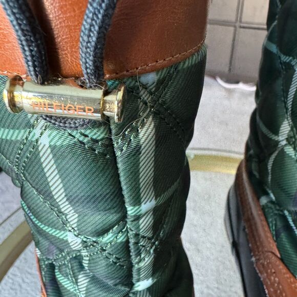 Tommy Hilfiger Women’s Green Plaid Quilted Duck Boots Size 5 Waterproof - Picture 2 of 6